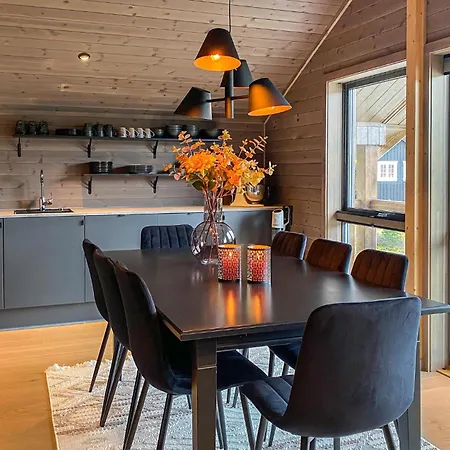 Semesterbostad 4 Bedroom In *